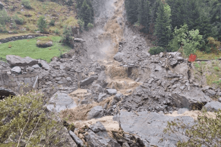 La route de la vallée de Saas a été coupée par une lave torrentielle jeudi matin